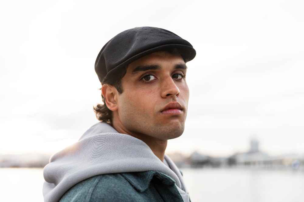 ¿Es malo llevar gorra para el pelo?